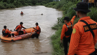 Pasutri di Gowa Diduga Terseret Arus Sungai Buakkang, Tim SAR Gabungan Langsung Diterjunkan Cari Korban