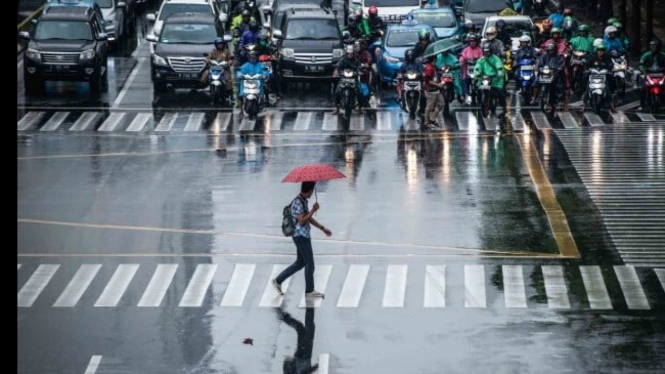 Hujan melanda sejumlah kota di Indonesia