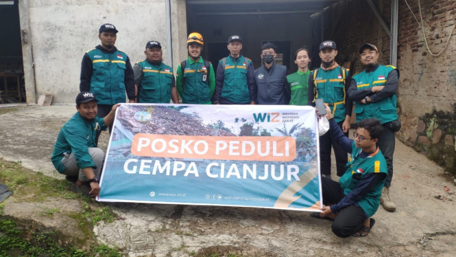Relawan WIZ di lokasi gempa Cianjur