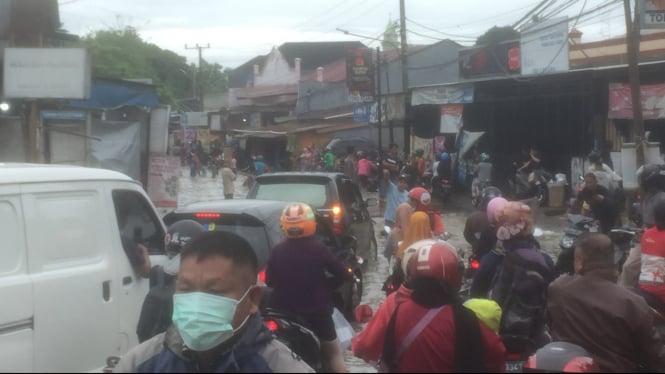 Banjir di Jalan Nipa-nipa, Makassar.