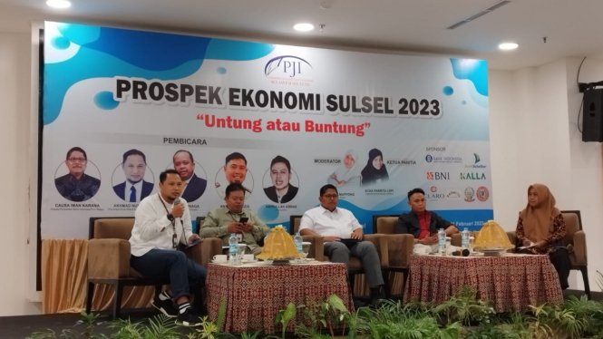 Diskusi Prospek Ekonomi di Makassar.