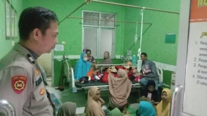 Puluhan warga di Takalar dirawat di Puskesmas diduga Keracunan Makanan