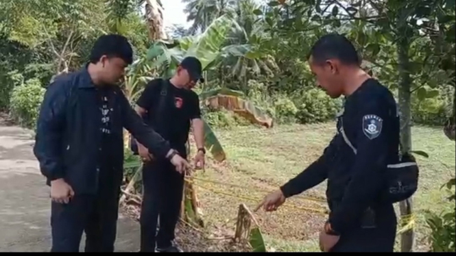 Polisi Perlihatkan Lokasi Pembunuhan Pengumpul Barang Bekas Di Pangkep
