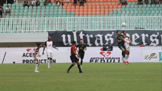Dokumentasi laga Persikabo vs PSM Makassar
