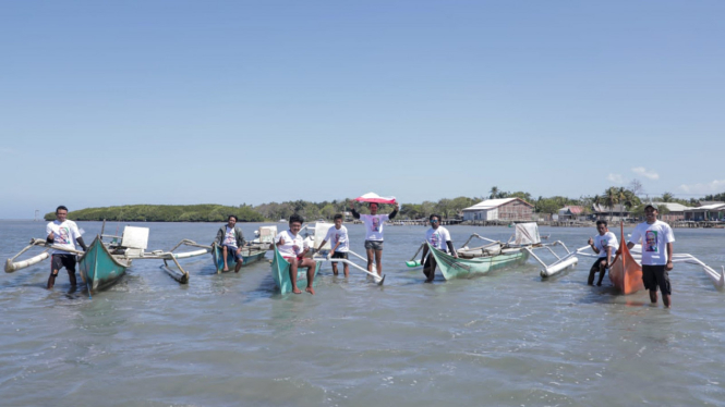 Relawan Ganjar di Takalar Gelar Lomba Balap Perahu katinting