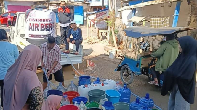 NTS Peduli mendistribusikan Air bersih untuk warga Makassar