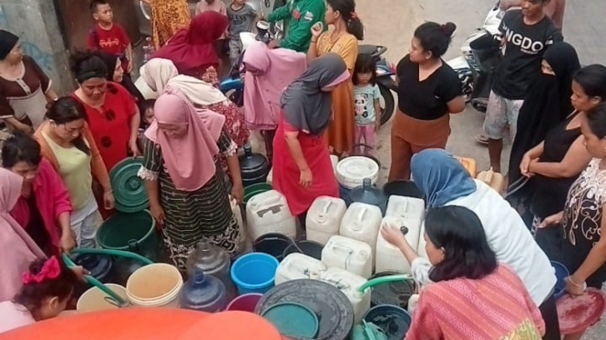 AAS Comunity Salurkan Bantuan Air Bersih di 10 Kecamatan di Makassar