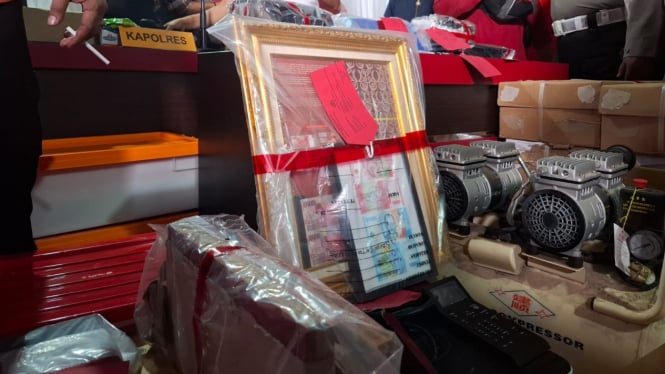 Barang bukti uang palsu produksi UIN Alauddin Makassar