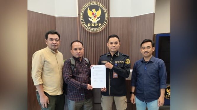 Tim kuasa hukum paslon 03 Jeneponto ke DKPP, Jakarta.