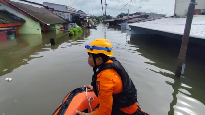 Tim SAR gabungan masih melakukan evakuasi warga