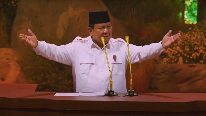 Presiden Prabowo di acara HUT Partai Gerindra ke-17