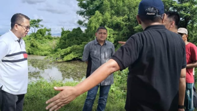 Munafri Arifuddin (tengah) tinjau lokasi Stadion Baru PSM