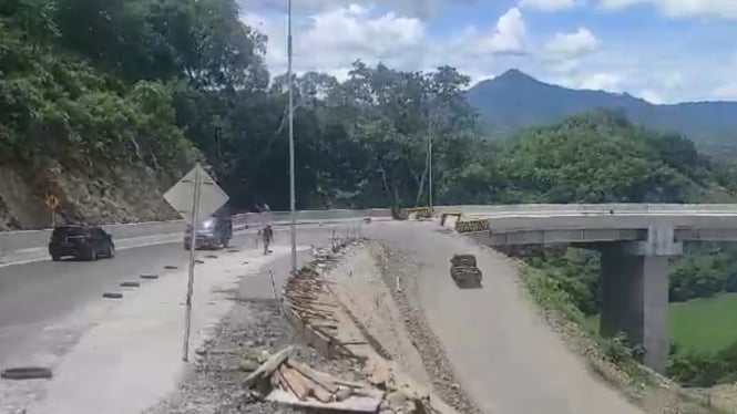 Flyover Tompo Ladang Resmi Dibuka Untuk Umum