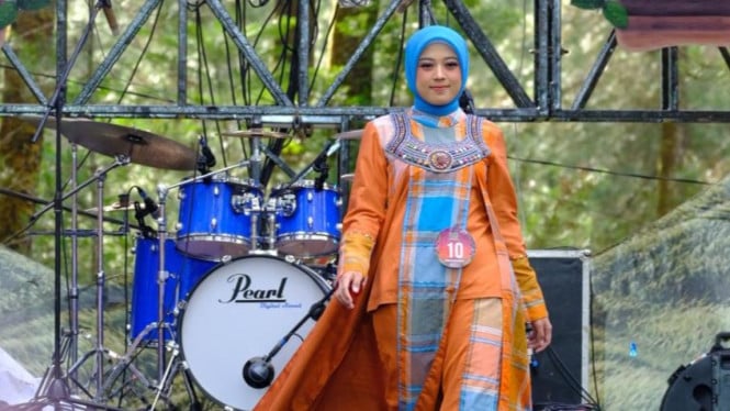 Busana Cora' La'ba tampil di panggung