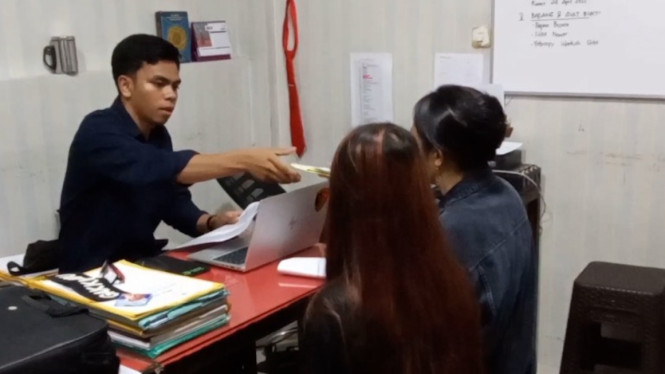 Polisi memeriksa pelapor kasus perkelahian pedagang