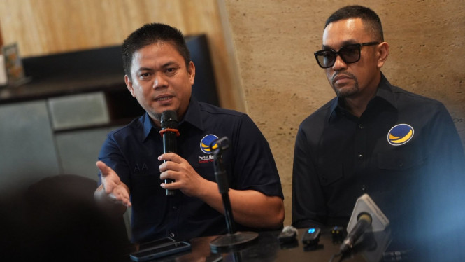 Bupati Kolaka Timur dan Ahmad Sahroni di Rakernas NasDem