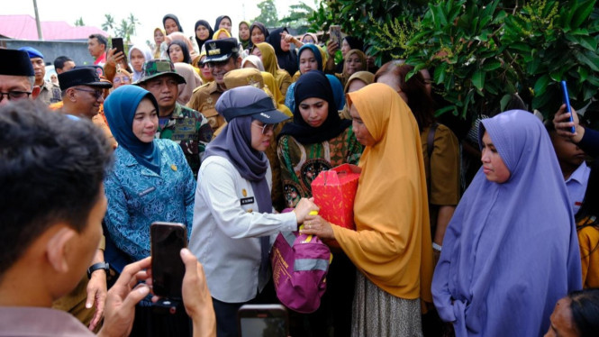 Pemerintah Gowa Salurkan Bantuan Ratusan Korban Puting Beliung
