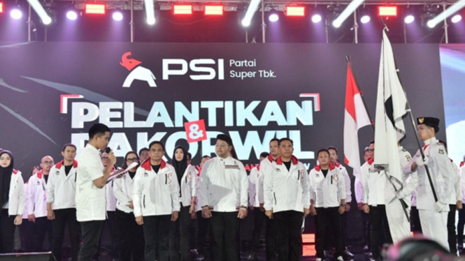Ketua Umum PSI Melantik Pengurus DPW dan DPD di Makassar