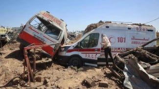 Ilustrasi Ambulan ruksa di Gaza. Ilustrasi Ambulan ruksa di Gaza.