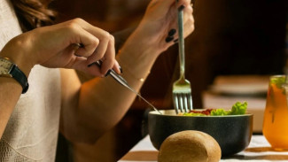 Mindful Eating: Seni Makan Perlahan untuk Tubuh dan Pikiran Sehat