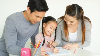 Kebiasaan Orang Tua yang Merusak Self-Esteem Anak Tanpa Disadari