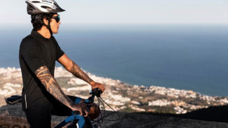 Bikepacking ke Pantai Sepi: Liburan Low-Budget Tapi Kaya Makna