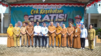 Pelajar Tangsel Dapat Cek Kesehatan Gratis, Kepala PCO dan Wali Kota Tangsel Tinjau Langsung