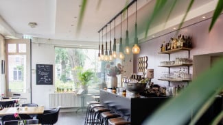 Modal dan Keuntungan Bisnis Kafe Khusus Introvert: Tempat Nongkrong Tanpa Bicara