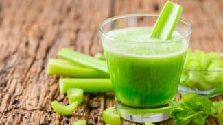 Cara Membuat Jus Seledri dengan Tambahan Buah yang Praktis di Rumah
