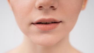 Ini Cara Dapatkan Warna Bibir Merah Alami Tanpa Lipstik