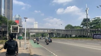 Lalu Lintas di Kawasan Sudirman Terlihat Lengang, Mobilitas Warga Menurun