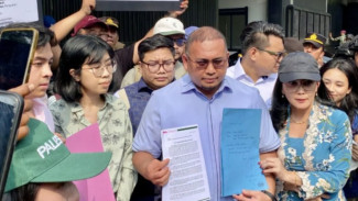 Andre Rosiade Serahkan Dokumen Tuntutan Rakyat 17+8 Langsung ke Pimpinan DPR RI