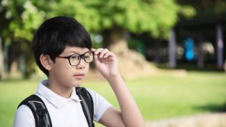 Studi: Gangguan Penglihatan Bisa Picu Masalah Kesehatan Mental pada Anak