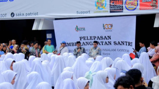 Wali Kota Tangerang Lepas 225 Santri Puteri Gontor, Sachrudin: Jadilah Generasi yang Bermanfaat