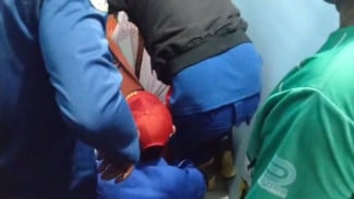 Cerita Petugas Damkar Evakuasi Dramatis Jasad Pria Obesitas dari Lantai Dua di Ciledug