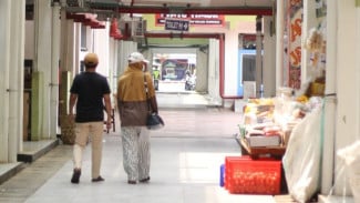 FOTO: Pasar Anyar Tangerang Lebih Rapih, Tapi Pedagang Keluhkan Sepinya Pembeli