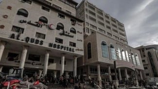 Warga Gaza Bertahan Hidup dalam Kegelapan Akibat Hancurnya Jaringan Listrik