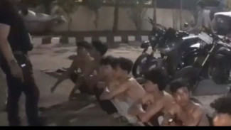Geger! Puluhan Pemuda Makassar Pesta Miras di Kuburan, Polisi Amankan 21 Orang