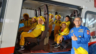 Belajar Profesi Sambil Bermain, Anak TK Aisyiyah 56 Naik Helikopter Polisi Udara Pondok Cabe