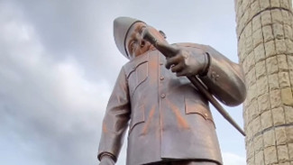 Fakta Patung Bung Karno Miring di Alun-alun Indramayu: Dibangun 2023, Baru Setahun Diresmikan