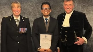 Mahasiswa Indonesia Terima Penghargaan Polisi Inggris Usai Gagalkan Penculikan