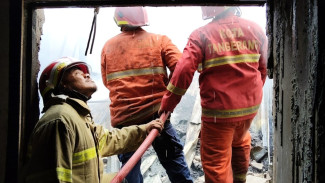 Kebakaran di Parung Serab Tangerang, Satu Warga Dievakuasi Akibat Sesak Napas