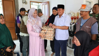 Bupati Tangerang Salurkan Bantuan Logistik ke Korban Banjir Cikande