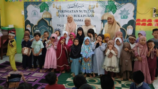 Keseruan Bukber Ramadan Santri TPQ Qurrota A’yun Sambil Salurkan Sedekah kepada Anak Kurang Mampu
