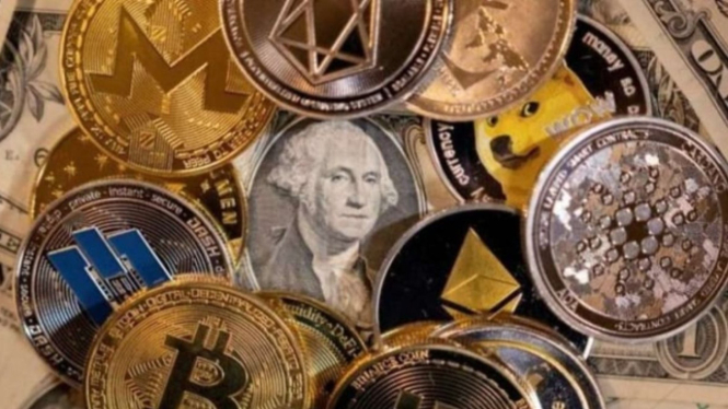 Ilustrasi Uang Kripto dan Bitcoin.