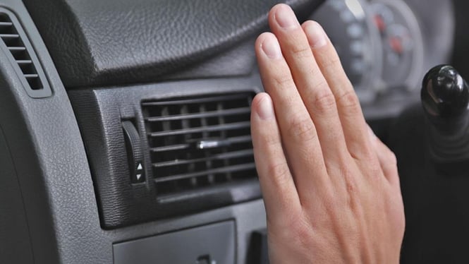 Penyebab AC Mobil Tidak Dingin