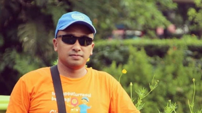 Dosen Iprija, Andi Edewin Rewira.