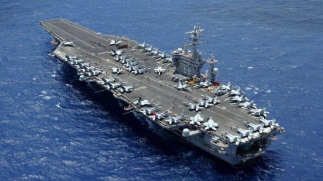 Kapal Induk Nuklir USS Nimitz