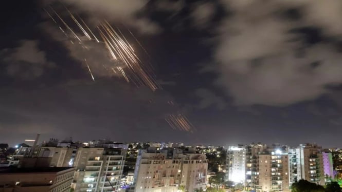 Rudal Iran bombardir Israel.