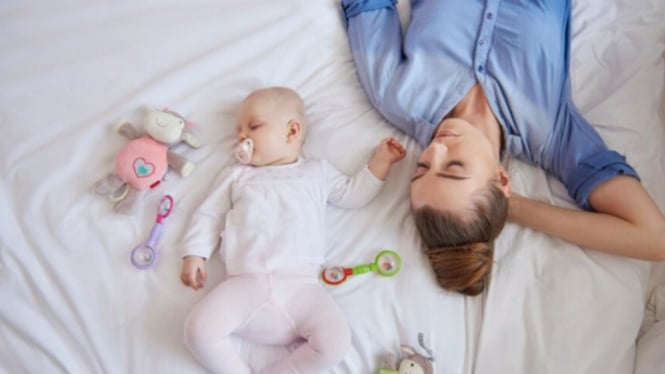 Ilustrasi ibu dan bayi (freepik.com)